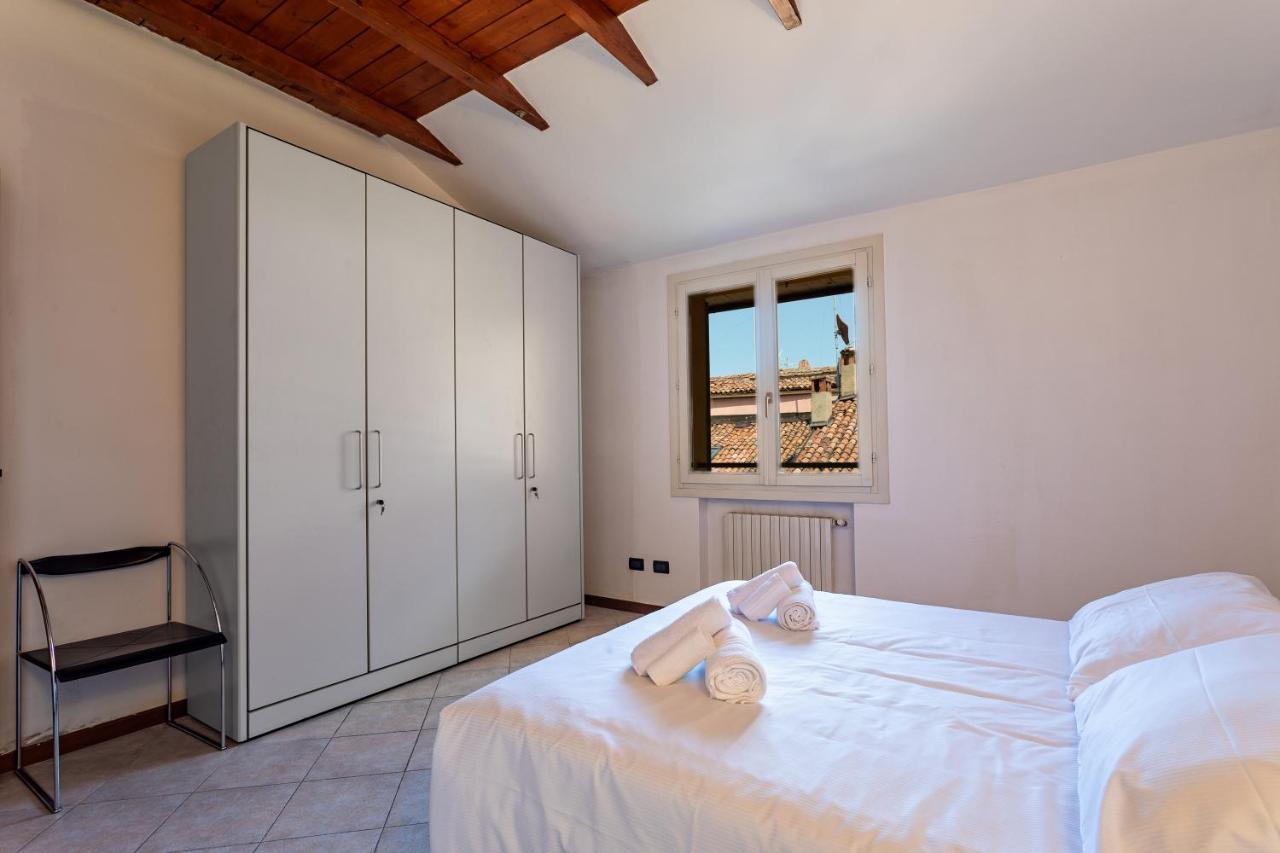 Ferienwohnung Bologna'S Way Sguardo Sui Tetti Exterior foto